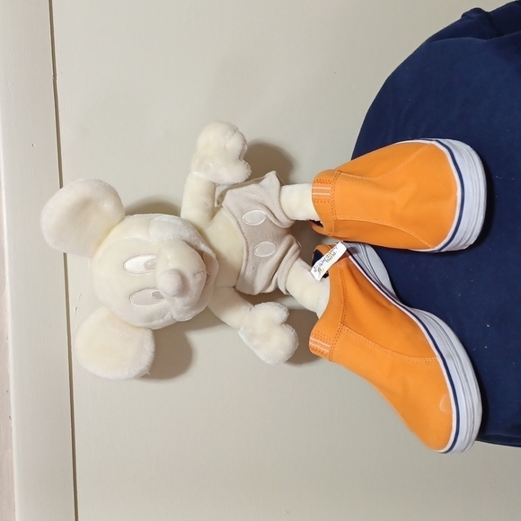 CITY SNEAKS SNEAKERS SIZE 9 IN A BEAUTIFUL ORANGE COLOR - Picture 1 of 5